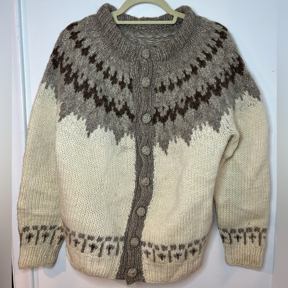 Hand Crafted Sweaters - Vintage Handmade fair isle heavy wool sweater size XL pls see measurements.